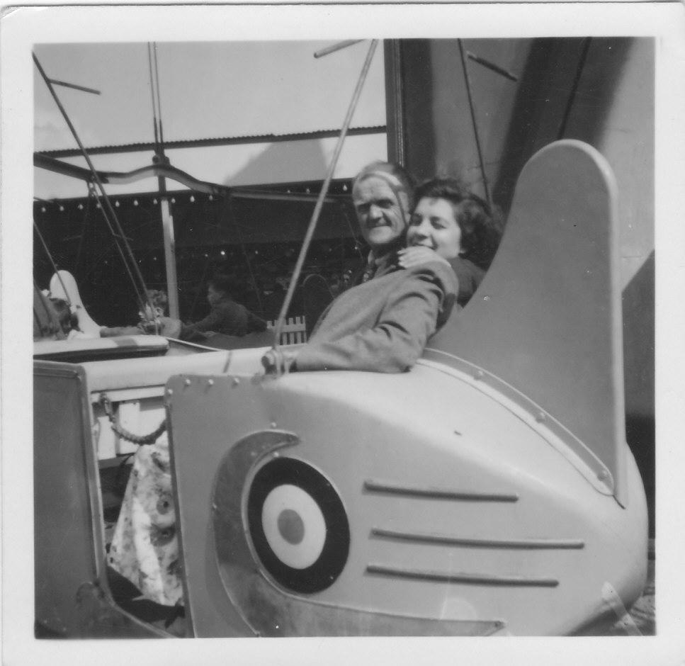 Gressenhall photos - Beryl Hammond & Little Freddie.jpg (967px x 940px)