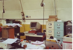 Harmers Credit Controllers Desk 1990